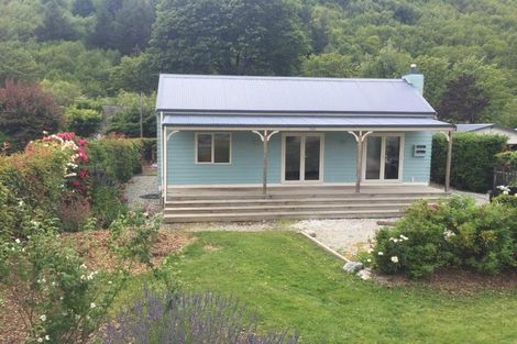 Photo of property in 17 Criterion Street, Arrowtown, 9302