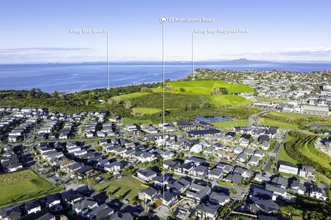 Photo of property in 25 Kumukumu Road, Long Bay, Auckland, 0630