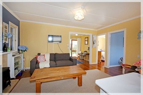 Photo of property in 8 Huia Street, Foxton Beach, Foxton, 4815