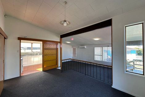 Photo of property in 180 Mahia Road, Wattle Downs, Auckland, 2103