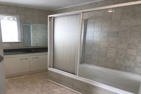 Photo of property in 4 Meadowvale Avenue, Forrest Hill, Auckland, 0620