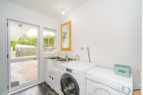 Photo of property in 130 Parewanui Road, Bulls, 4894