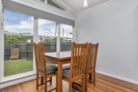 Photo of property in 38 Maui Pomare Street, Blockhouse Bay, Auckland, 0600