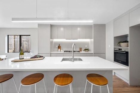 Photo of property in 7b De Quincey Terrace, Highland Park, Auckland, 2010