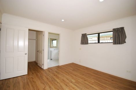 Photo of property in 74 Redcastle Drive, East Tamaki, Auckland, 2013