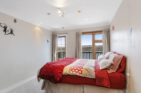 Photo of property in 83 Houghton Bay Road, Houghton Bay, Wellington, 6023