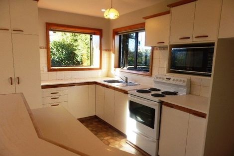 Photo of property in 5 Fairmile Place, Russley, Christchurch, 8042