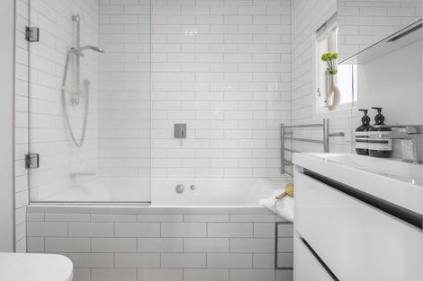 Photo of property in 3/6 Harley Road, Hauraki, Auckland, 0622