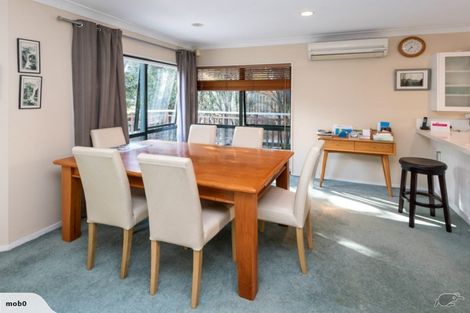 Photo of property in 3/1 Bradbury Road, Botany Downs, Auckland, 2010