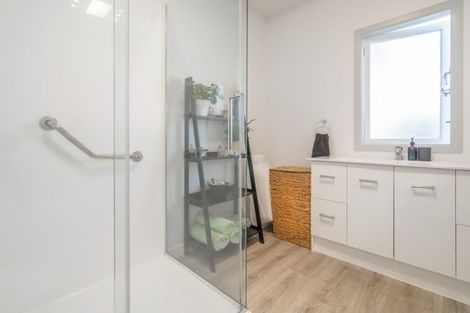 Photo of property in 15 Mayfair Close, Whitianga, 3510