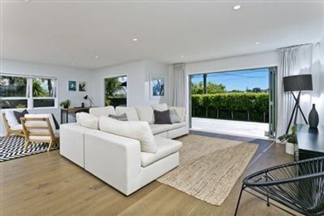 Photo of property in 1/2 Spencer Terrace, Hauraki, Auckland, 0622