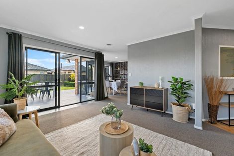 Photo of property in 4 Courtenay Place, Owhata, Rotorua, 3010