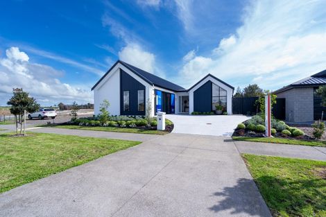 Photo of property in 10 Te Rata Boulevard, Karaka, 2124