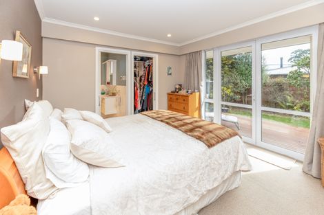 Photo of property in 393 Sawyers Arms Road, Harewood, Christchurch, 8051