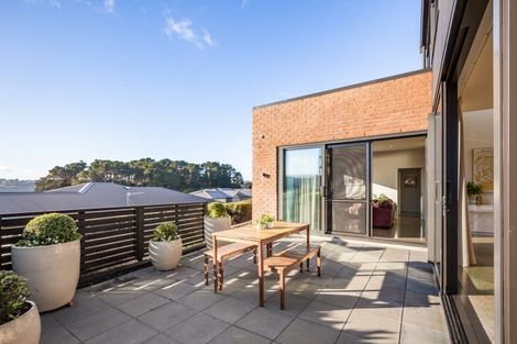 Photo of property in 10 Ihakara Arthur Lane, Aotea, Porirua, 5024