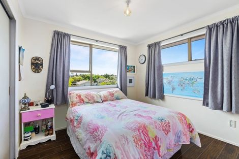 Photo of property in 53 Sunset Road, Totara Vale, Auckland, 0632