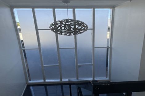 Photo of property in 1/53 Seaview Road, Castor Bay, Auckland, 0620