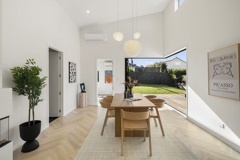 Photo of property in 8 Creamer Avenue, Belmont, Auckland, 0622