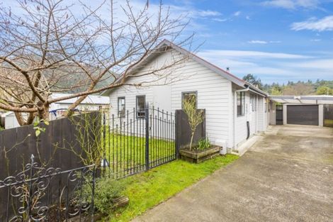 Photo of property in 13 Gemstone Drive, Birchville, Upper Hutt, 5018