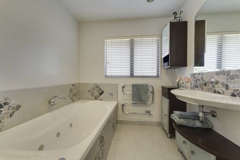 Photo of property in 59 Howards Drive, Lake Hayes, Queenstown, 9304