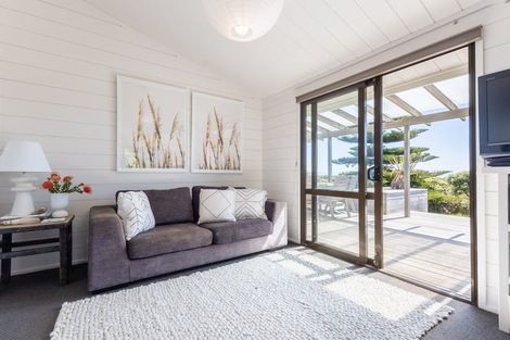 Photo of property in 115 Sims Road, Te Horo Beach, Otaki, 5581