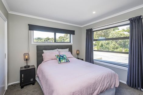 Photo of property in 37a Tiromoana Road, Raumati South, Paraparaumu, 5032