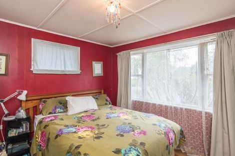 Photo of property in 12 Brazier Grove, Paraparaumu, 5032