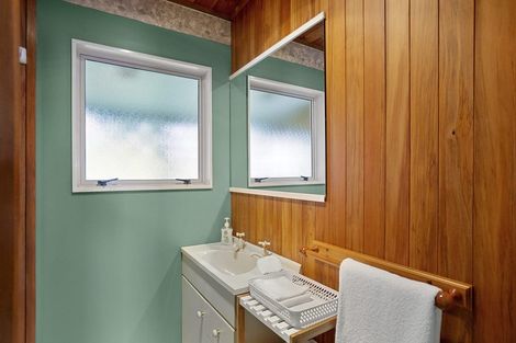 Photo of property in 12 Pine Grove, Tairua, 3508