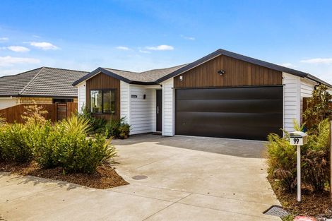 Photo of property in 99 Station Road, Kumeu, 0891