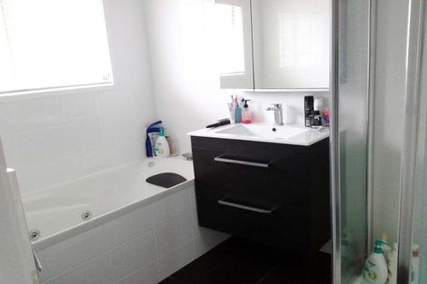 Photo of property in 5-7 Shelter Grove, Frankleigh Park, New Plymouth, 4310