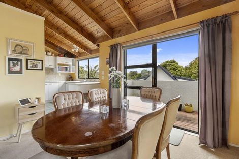 Photo of property in 1/3 Lantana Road, Green Bay, Auckland, 0604