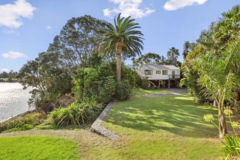 Photo of property in 33 Nihinihi Avenue, Raglan, 3225