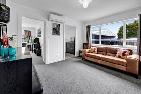 Photo of property in 30 Kahikatea Street, Inglewood, 4330