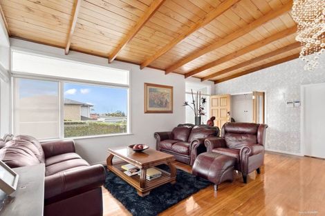 Photo of property in 287 Te Atatu Road, Te Atatu South, Auckland, 0610