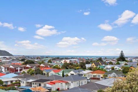 Photo of property in 10 Queens Drive, Kilbirnie, Wellington, 6022