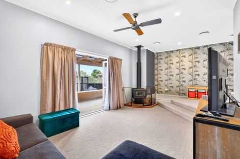 Photo of property in 21a Savoy Road, Glen Eden, Auckland, 0602