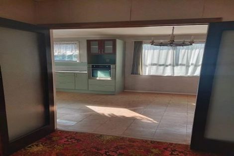 Photo of property in 72 Sylvan Crescent, Te Atatu South, Auckland, 0610