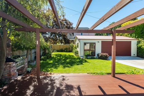 Photo of property in 57 Sandwich Road, Beckenham, Christchurch, 8023