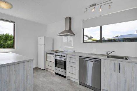 Photo of property in 18 Pohutukawa Drive, Opunake, 4616