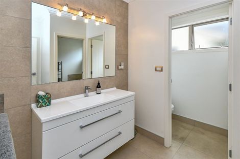 Photo of property in 10 Barsana Place, Pukekohe, 2120