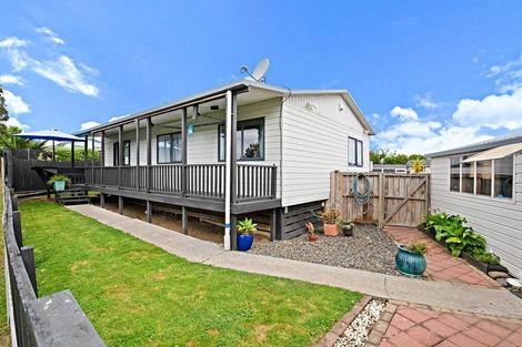 Photo of property in 3a Vela Place, Clarks Beach, 2122