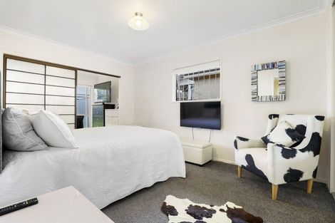 Photo of property in 102au1 Sandwich Road, St Andrews, Hamilton, 3200