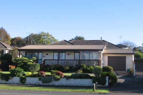 Photo of property in 136 Forest Lake Road, Forest Lake, Hamilton, 3200