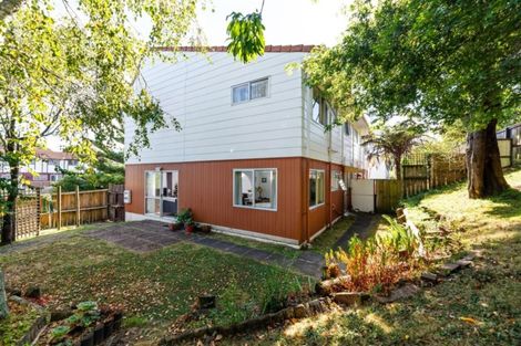 Photo of property in 37 Kohekohe Street, New Lynn, Auckland, 0600