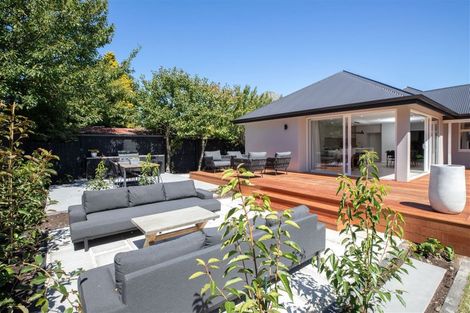 Photo of property in 112 Hamilton Avenue, Ilam, Christchurch, 8041
