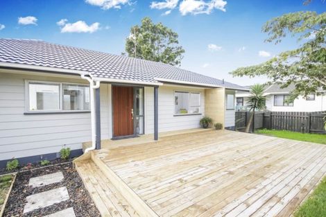 Photo of property in 8 Elizabeth Drive, West Harbour, Auckland, 0618