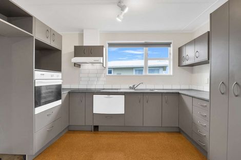 Photo of property in 5 Oturi Road, Waverley, 4510