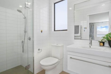 Photo of property in 2/57 Kitchener Road, Milford, Auckland, 0620