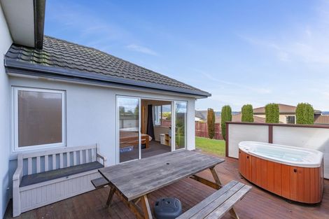 Photo of property in 19 Acacia Bay Road, Nukuhau, Taupo, 3330