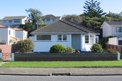 Photo of property in 104 Moorefield Road, Johnsonville, Wellington, 6037